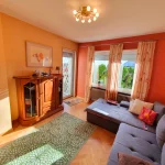 f25c2586-2482-43ad-9d9c-fef861bd3d6f