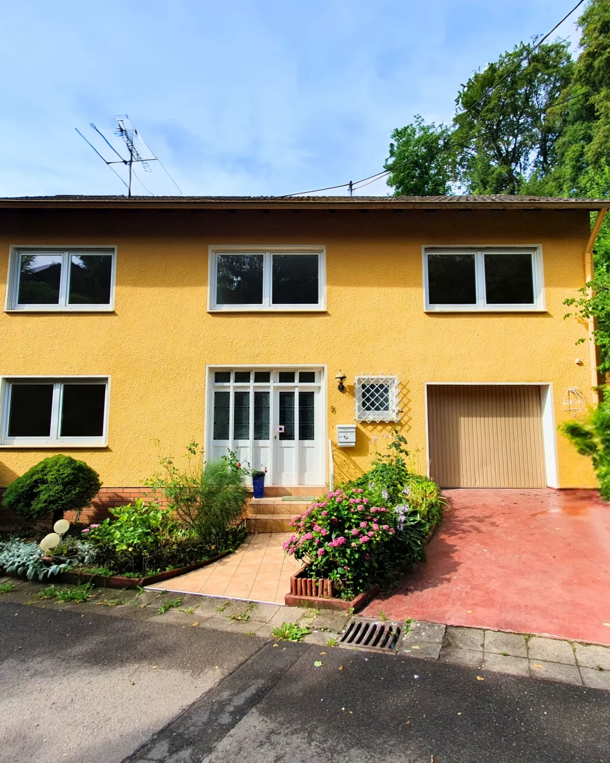 765f74dc-3fa7-46a2-9476-c77e63914155