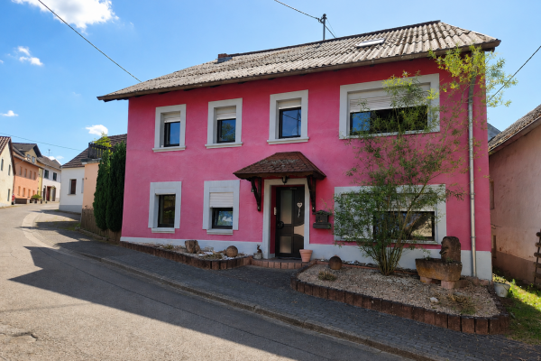 Außenansicht mit Straße