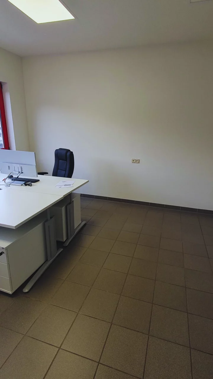 c27899ec-083e-4d7a-9abb-ff4c5d9da5cc (1)